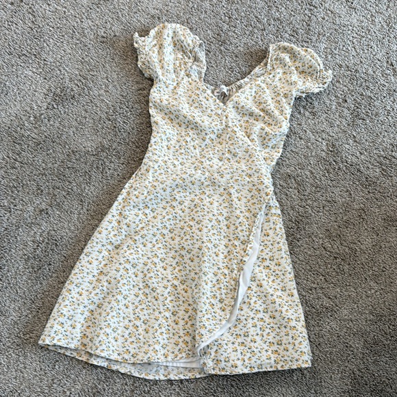 Hollister wrap dress - Picture 4 of 5